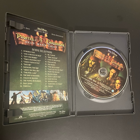 Pirates of the Caribbean DVD Trilogy: Black Pearl Deadman’s Chest, At Worlds End - Picture 7 of 11
